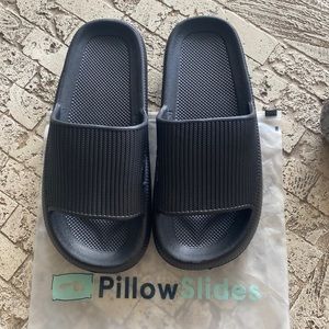 NWOT Pillow Slides